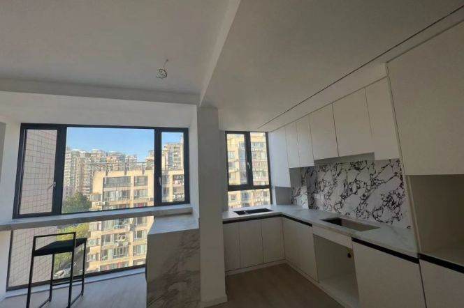 Cozy 3BR 2BA Residence w/Floor Heating nr Century Park