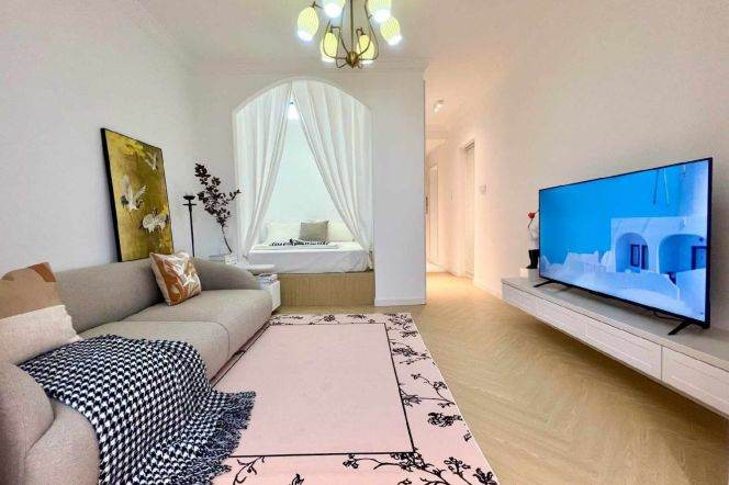 Caoyang rd/charming 1br 1lr/bright room/central AC/elevator@L11/14/3/4