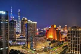 Panoramic Waterfront Residence in North Bund | 125sqm with S-Bend Vistas