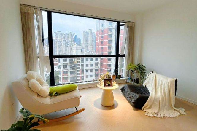 Jiashan Rd metro/2br1bt/central AC/floor heat/oven