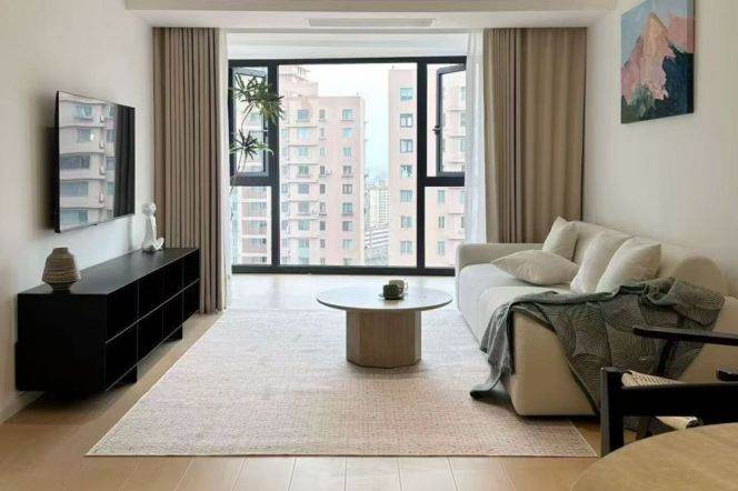 1 Br, 1 Living room, Brand-New Dec, 80 sqm @ Yishan metro L9