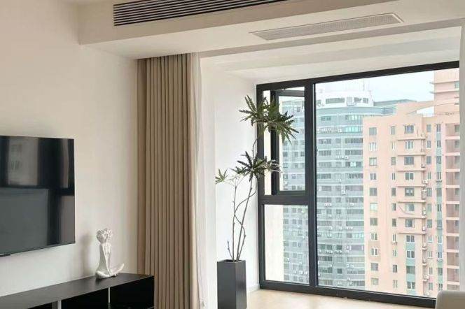 1 Br, 1 Living room, Brand-New Dec, 80 sqm @ Yishan metro L9