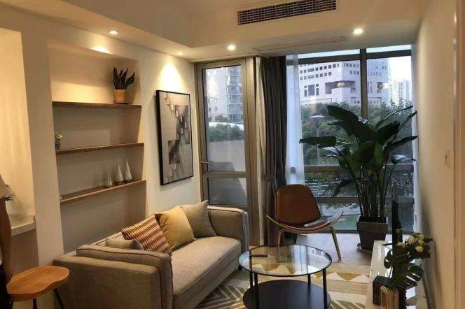 2 Brs, 1 Living room with Gym/Swimming Pool, 90 sqm @ Xiaonanmen station L9