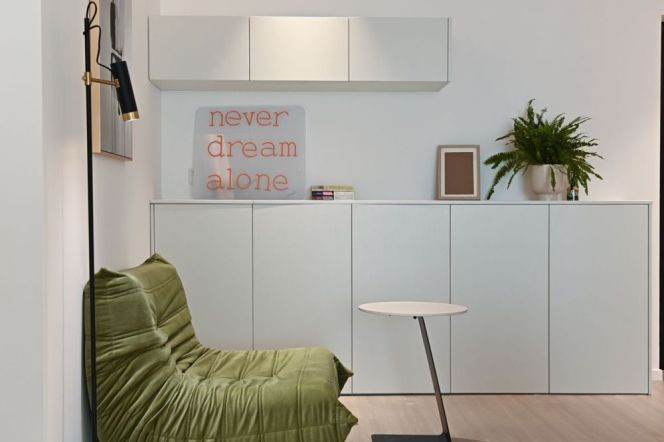 3 Brs, 2 Baths with Open Balcony, Floor Heating, Central ac, 150 sqm @ Jiangsu metro L2&11