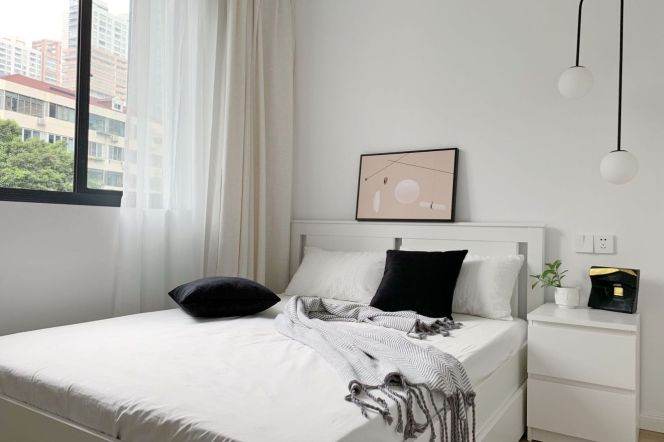 Modern 1br/2living & open balcony/heating@Jiangsu Rd & Line 2/11