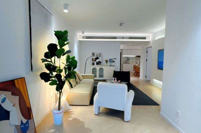 Jiashan Rd metro/2br1bt/central AC/floor heat/oven