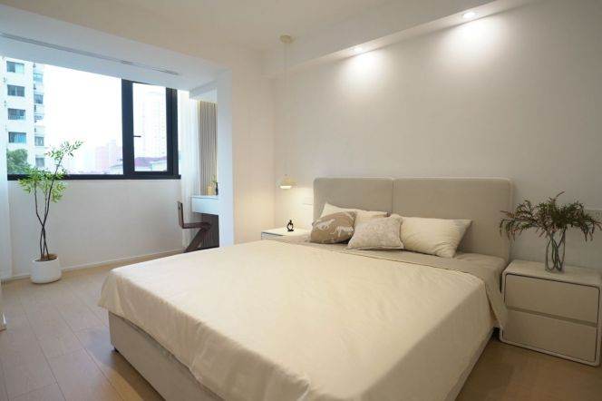 modern brand new 2brs floor heating brand new furniture beside line 9,12 only 14,7K