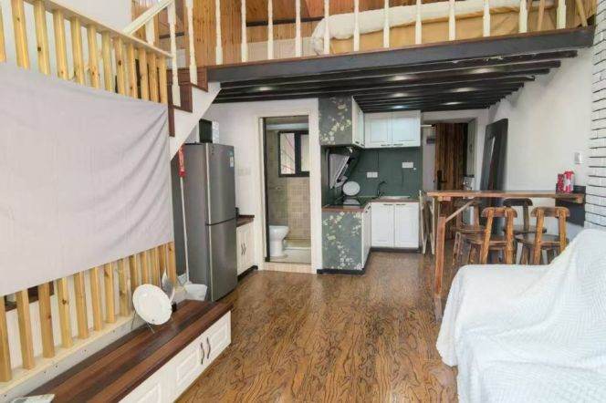  Homey duplex 1br old house nr South Shaanxi Rd     M1/10/12/13