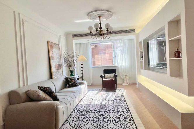 Changping rd 1BR 2LR+cloakroom/floor heating/bathtub/elevator@L14/7