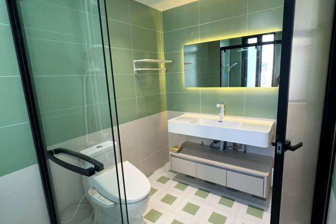 3 Brs, 2 Baths with Central ac, Dryer, 160 sqm @ West Yan’an metro L3&4