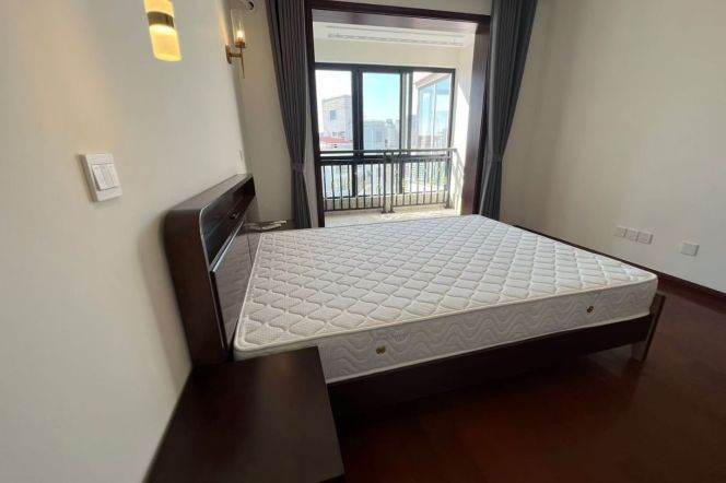 3 Brs, 2 Baths with Central ac, Dryer, 160 sqm @ West Yan’an metro L3&4