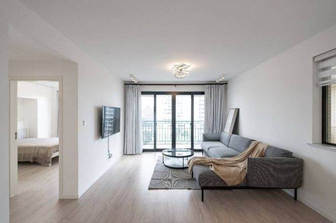 Spacious 3br high-rise with Balcony @South Shaanxi Rd  M1/10/12   