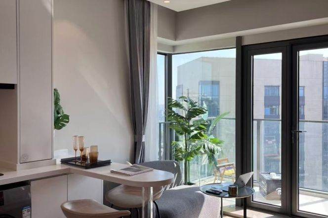 1BR +1living with balcony room near FDUC YangPu