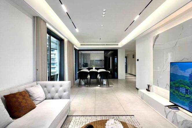 Tilanqiao metro/2br2bt/central AC/floor heat/oven/outdoor balcony