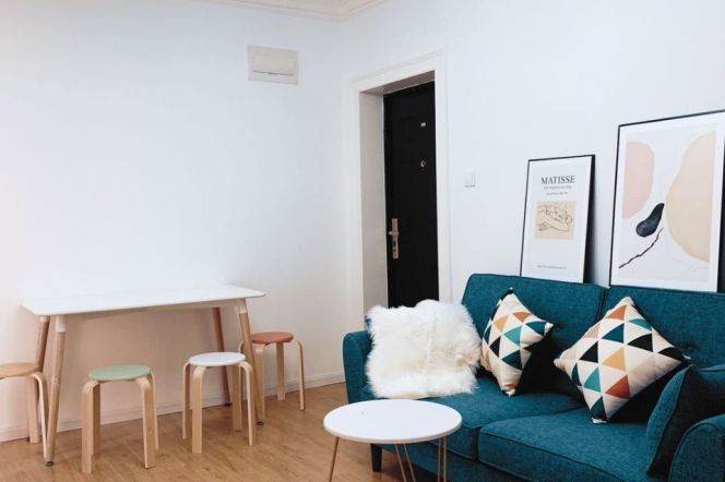 Nice room near West Nanjing rd,international roommates,long/short lease