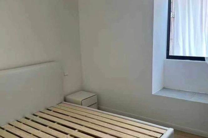 Jing’an nice 2bt high floor with 13k