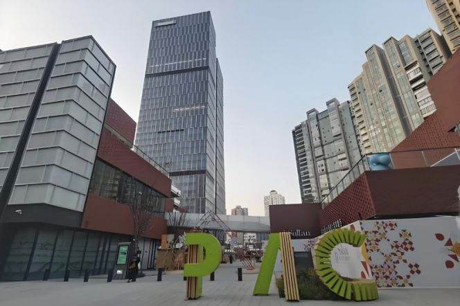 Modern 2brs with floor heating in Jing an temple