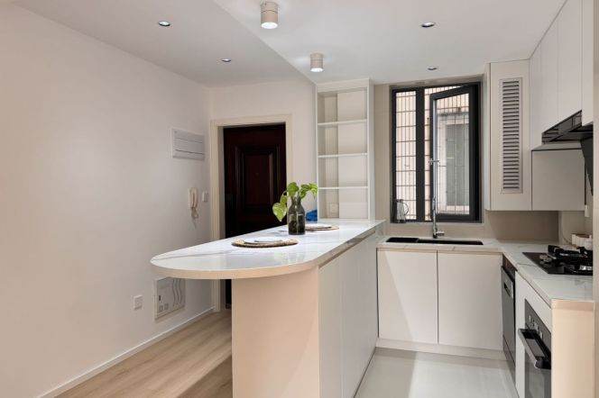 modern 2brs floor heating modern furniture near Jing an temple line 2,7,14 only 15K