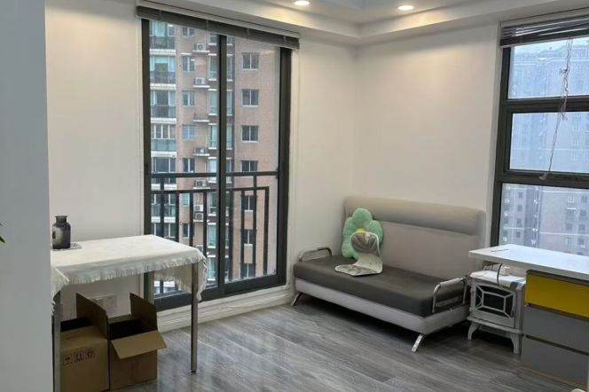Full furnished 1br/loft & elevator @Changping Rd & Line 7