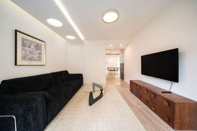 Modern 2brs with floor heating in Jing an temple