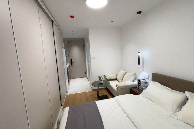 Spacious-Fashion-near Huadong uni-lift-Studio-Caoyang rd/Putuo area/L3/4/11/13/14