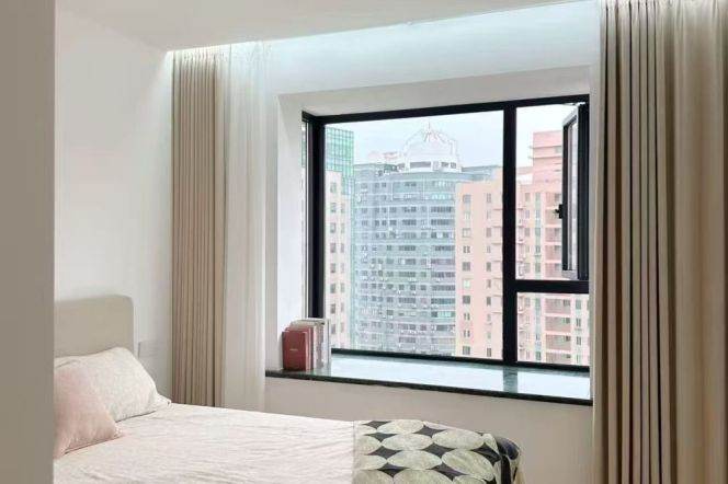 Newly Decorated one bedroom Apt+Central AC+oven@L4/9 Yishan Rd