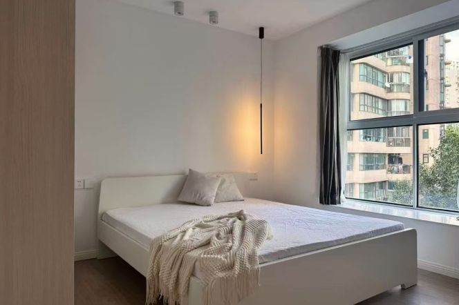 Modern 2brs with floor heating in central Xujiahui area