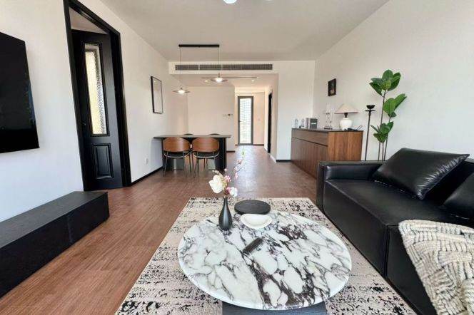 Wuding Rd metro/1br1bt/central AC/floor heat/oven/outdoor balcony/cloakroom/oven