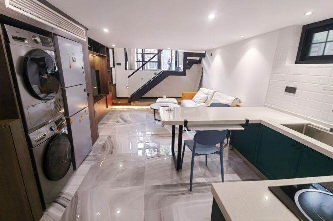 Unique 2 br with 2 baths + floor heating + outdoor space ,easy to L 7/9 ZhaoJiaBang Rd st.