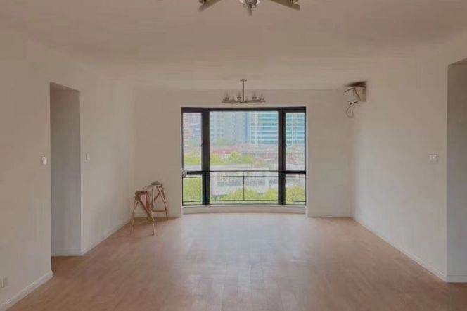 Brandnew decoration 3brs with floor heating in  central downtown