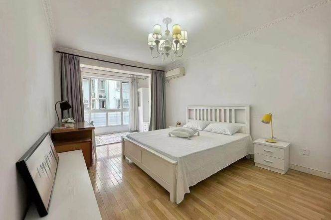 Full furnished 2br/90sqm & elevator@W Nanjing Rd Metro