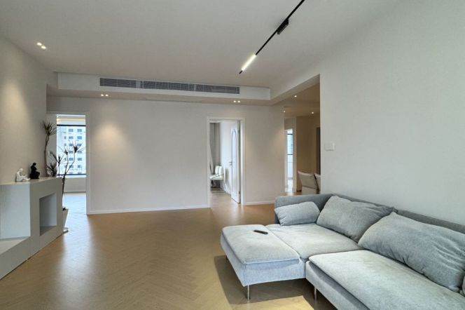 Spacious 3Br-2bathr + heating +balcony | Good compound | Changshou rd metro L7&13