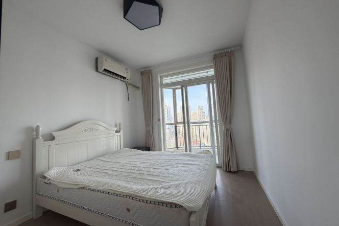 3 Brs, 2 Baths with Balcony, Floor Heating, Oven, Dish washer @ Xinzha metro L1