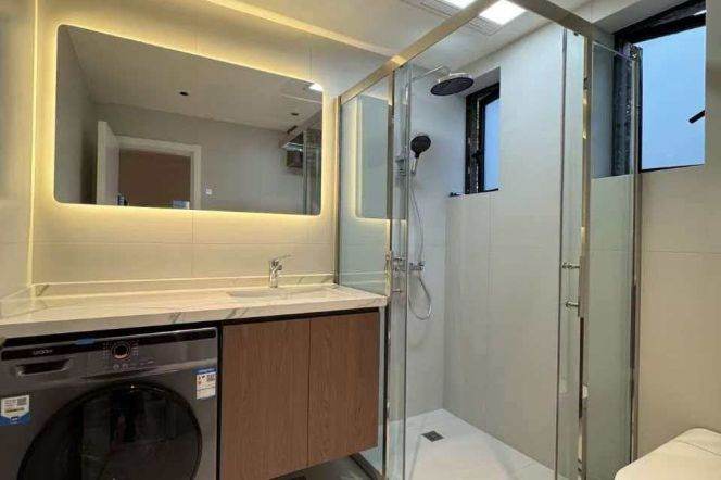 Spacious&Modern&Bright 1Br 1Bath Apt+2F Walk Up+West Nan Jing Rd CBD+Large Closets