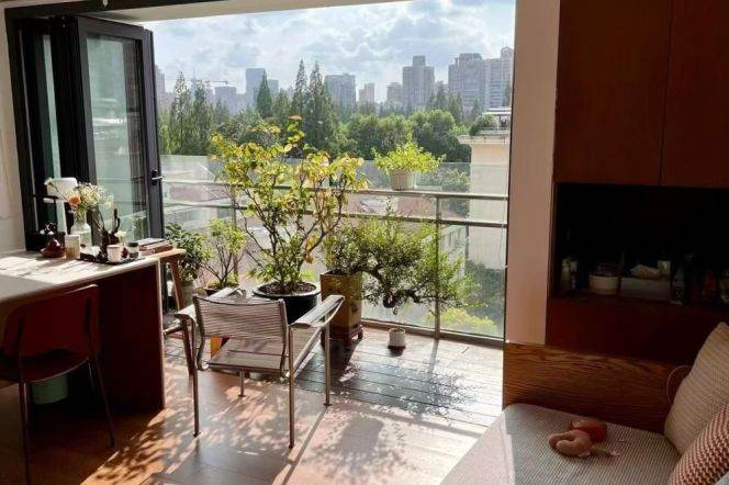 2 Brs, 2 Baths with Open Balcony, Central ac, Floor heating @ Jiaotong Uni L10&11