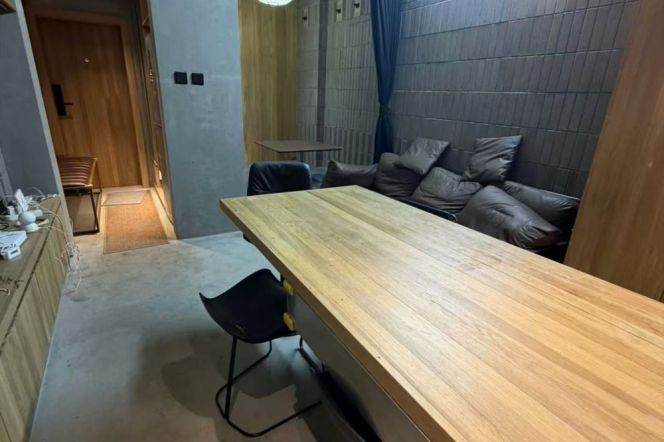 1bedroom+1cloak room elevator apartment  near Hengshan road XuHui 9.8k