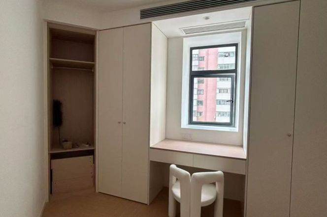 Jing'an temple elevator 4BR 2BATH apartment