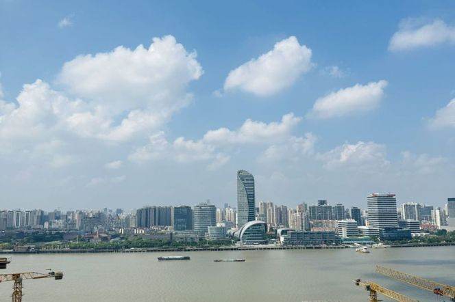 Panoramic Riverfront Residence near Pudong Avenue | 180㎡ 3BR 2BA