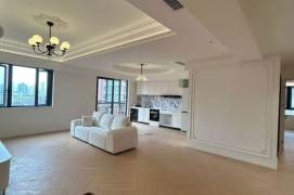 Jing'an temple elevator 4BR 2BATH apartment