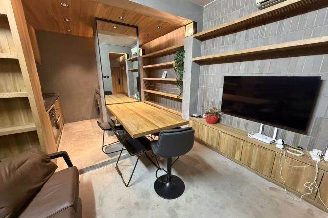 1bedroom+1cloak room elevator apartment  near Hengshan road XuHui 9.8k