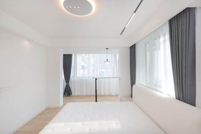 3 Brs, 2 Baths, Floor Heating/Central ac/Oven/Dish washer, 160 sqm @ West Nanjing metro L2