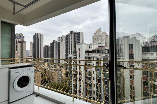 Spacious 3Br-2bathr + heating +balcony | Good compound | Changshou rd metro L7&13