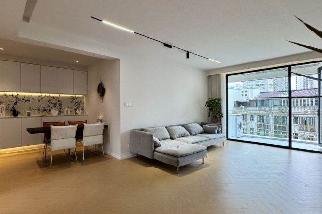 Spacious 3Br-2bathr + heating +balcony | Good compound | Changshou rd metro L7&13