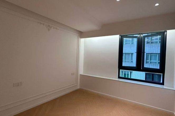 Jing'an temple elevator 4BR 2BATH apartment