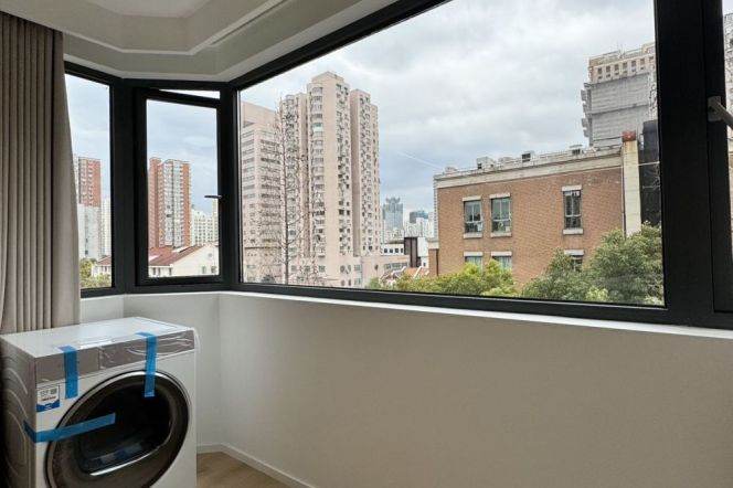 Modern& Bright 2Br-1bathr@ YanPing rd & WuDing rd | Floor heating +elevator