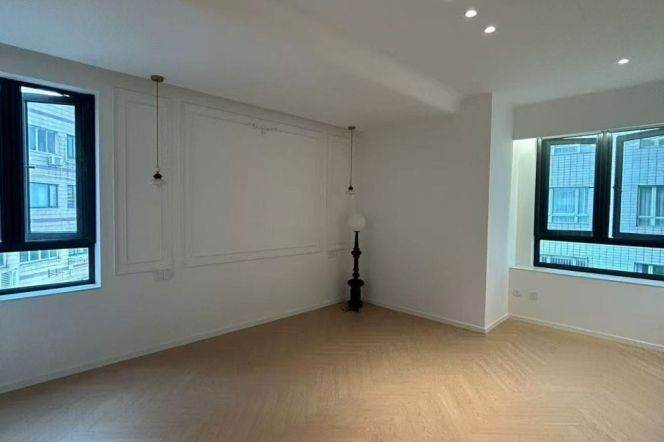 Jing'an temple elevator 4BR 2BATH apartment