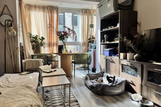 Beautiful 1Br + scenic windows |South Shanxi rd & Iapm | Nice compound 6.9K