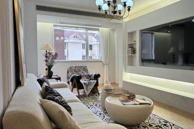 Spacious 1Br+dressing room +heating | Well-decorated 1br Apartment | Wuding rd & Jing'an Temple Mt