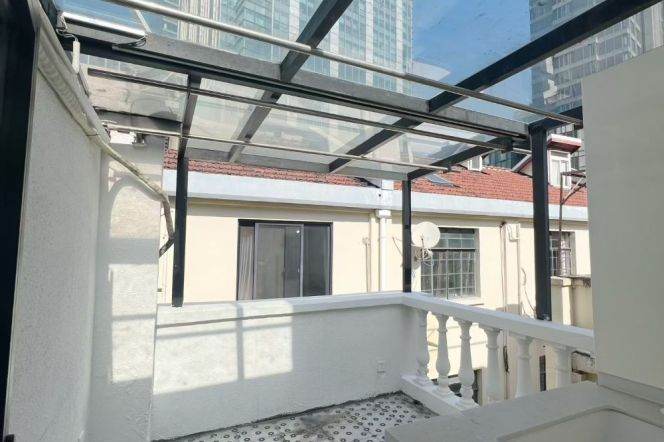 Independent 5 Brs, 3 Baths with Terrace, 200 sqm with Wall heating, Oven @ South Shaaxi metro L10