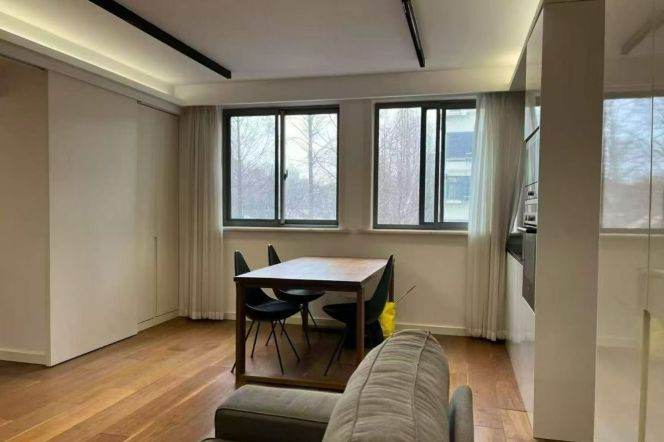 1+1 Rooms, 1 Living room, Floor Heating/Central ac, Oven, 85 sqm @ Hongqiao Metro L10
